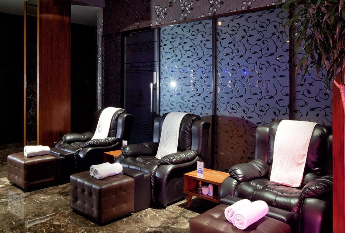 108 Hotel By Him Giacarta Esterno foto