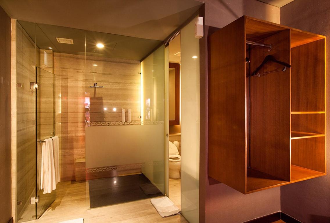 108 Hotel By Him Giacarta Esterno foto