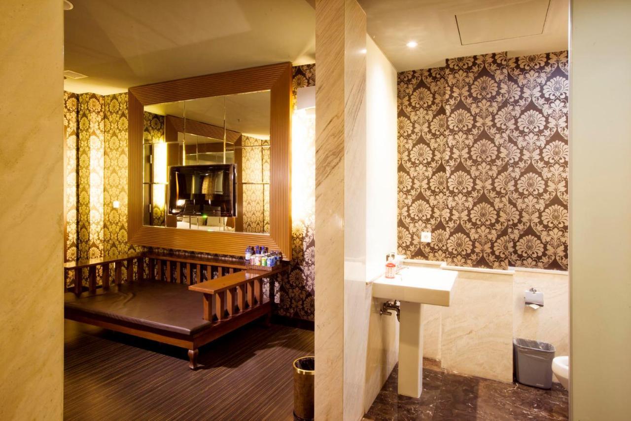 108 Hotel By Him Giacarta Esterno foto