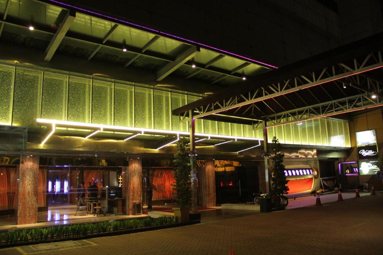 108 Hotel By Him Giacarta Esterno foto