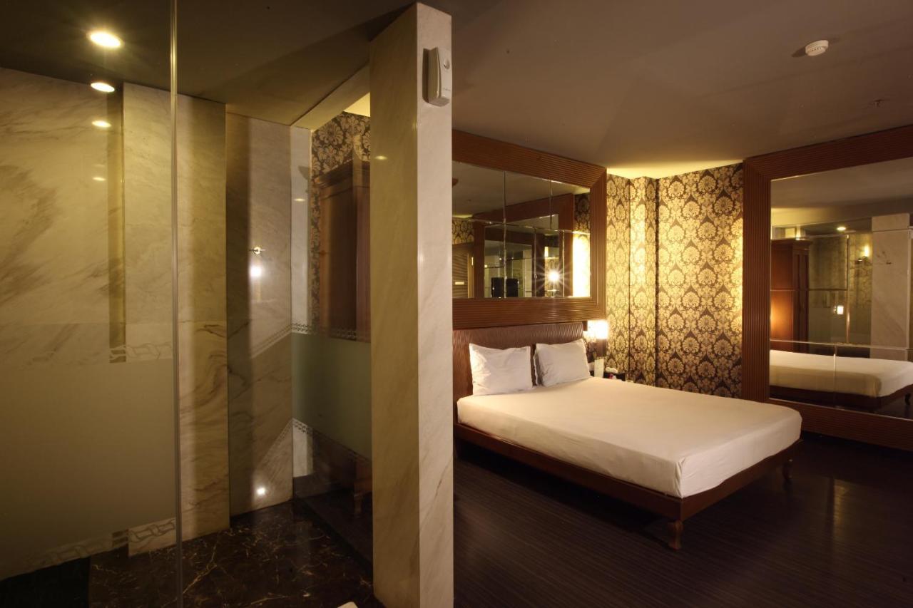 108 Hotel By Him Giacarta Esterno foto
